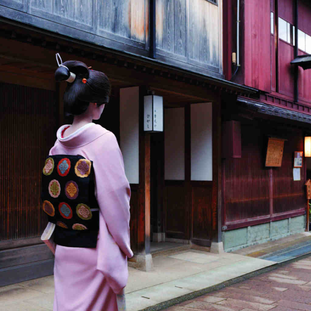 A geisha at Higashi Chaya District in Kanazawa