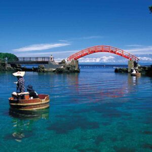 Taraibune tub boat on Sado Island in Niigata
